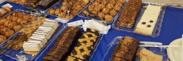 מגשי אירוח למסיבת פרידה1 מגשי אירוח למסיבת פרידה1